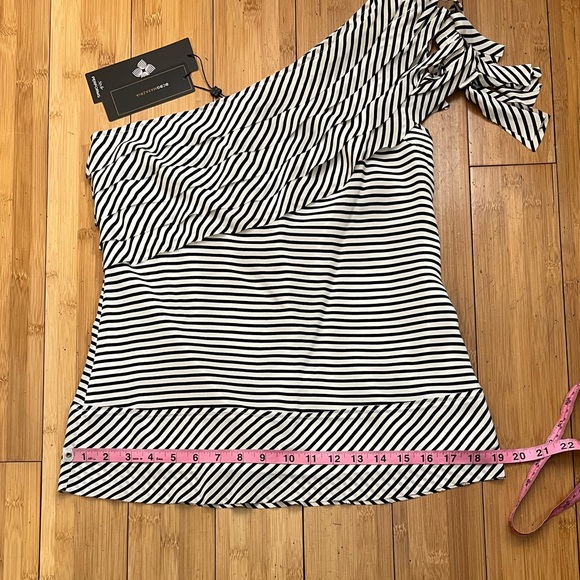 NWT BCBG Silk One Shoulder Striped Top Size XS - Picture 13 of 16
